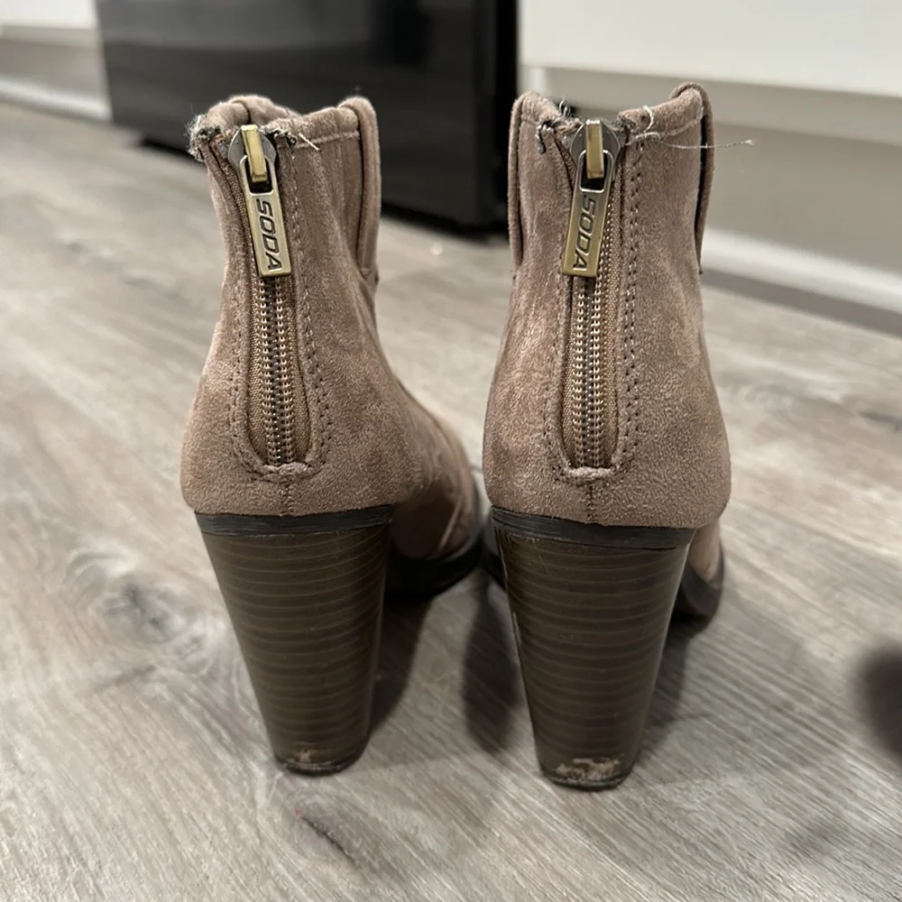 Brown booties - Picture 2 of 2